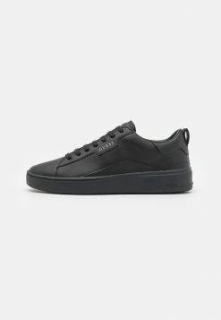 Guess VERONA SMART - Trainers - Black