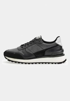 Guess RUNNER VARESE LOGO - Trainers - Schwarz