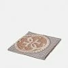 Guess PRINTED KEFIAH - Scarf - Latte
