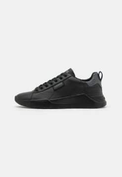 Guess LUCCA - Trainers - Black Coal